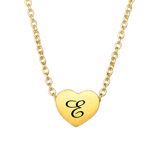 Lauren-Spencer タイニー イニシャル ハート ネックレス 女性用 18K ゴールドメッキ AZ アルファベット文字ネックレス 可憐なハート チョーカー ペンダント ネックレス 