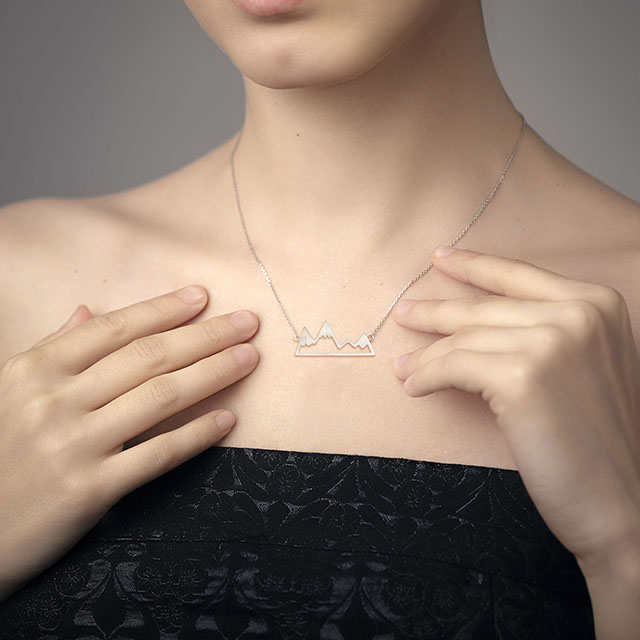 山脈ネックレス 山頂ペンダントネックレス 女の子、女性、自然アウトドア愛好家、キャンパー、スキーヤー、旅行者、登山家、ハイカーへのギフト。 