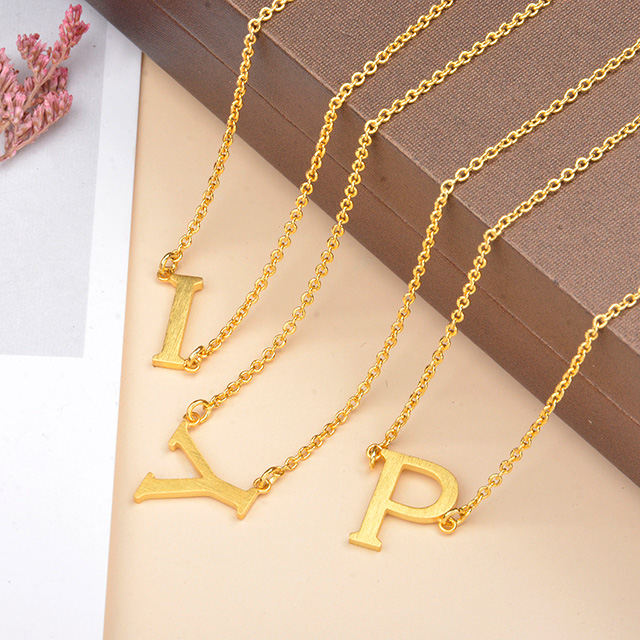 Sideways18K ゴールド メッキ 可憐な小さなイニシャル ネックレス AZ アルファベット文字ペンダント モノグラム ネーム ネックレス