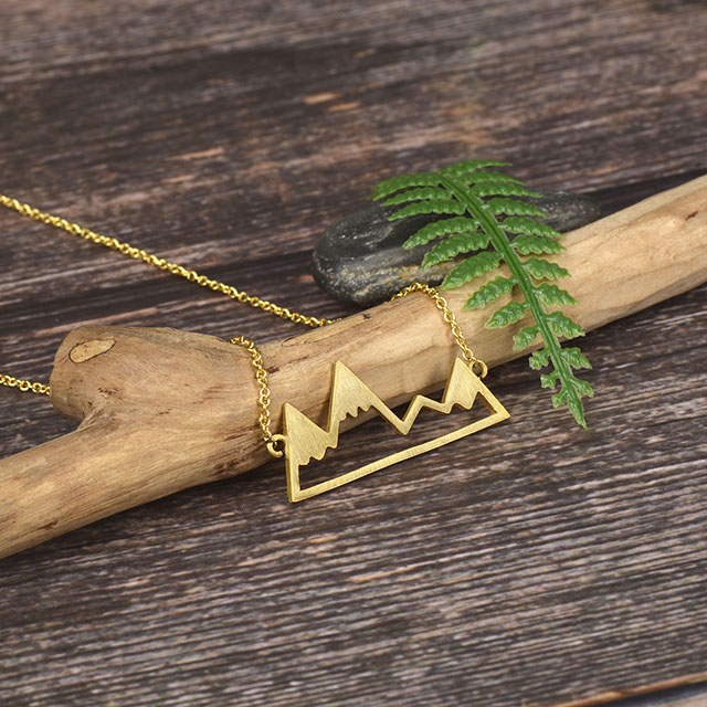 山脈ネックレス 山頂ペンダントネックレス 女の子、女性、自然アウトドア愛好家、キャンパー、スキーヤー、旅行者、登山家、ハイカーへのギフト。 