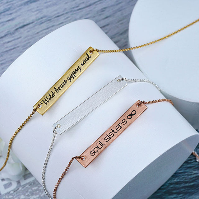 パーソナライズまたはブランクバー真鍮カスタムネームネックレスは、単語の文字を彫刻することができますジュエリー