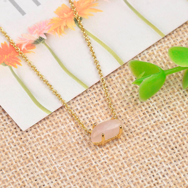 キャッツアイストーンラピスラズリローズクォーツターコイズペンダント可憐な宝石ネックレス 