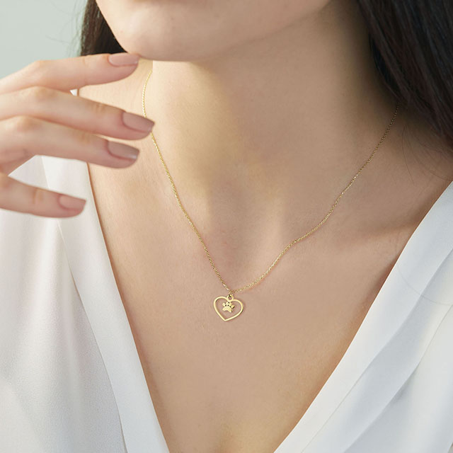 犬の足ネックレス かわいい動物ネックレス 上品な足跡ペンダントネックレス 犬がテーマのメモリアルネックレス ジュエリー 女性と女の子 ペット愛好家 犬 お母さんへのギフト 