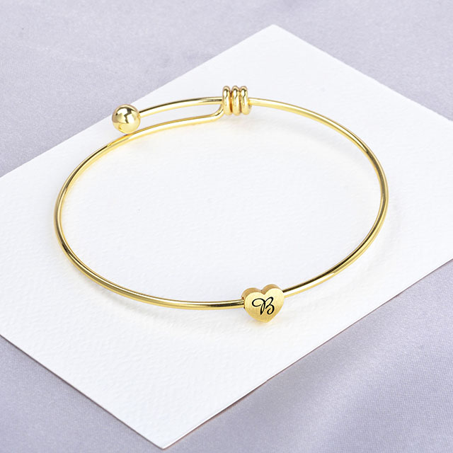  バングルブレスレット レディース ガールズ 18K ゴールドメッキ 上品な 26 レターブレスレット ハート イニシャルブレスレット 拡張可能なバングル パーソナライズされたジュエリーギフト 