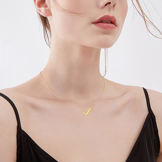 Sideways18K ゴールド メッキ 可憐な小さなイニシャル ネックレス AZ アルファベット文字ペンダント モノグラム ネーム ネックレス
