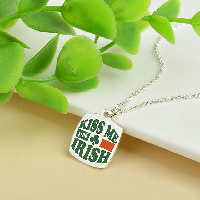 四つ葉のクローバー ネックレス 幸運のシャムロック ペンダント チャーム ネックレス 信仰 希望 愛 幸運のネックレス 女性 女の子 パーソナライズされたジュエリー ギフト