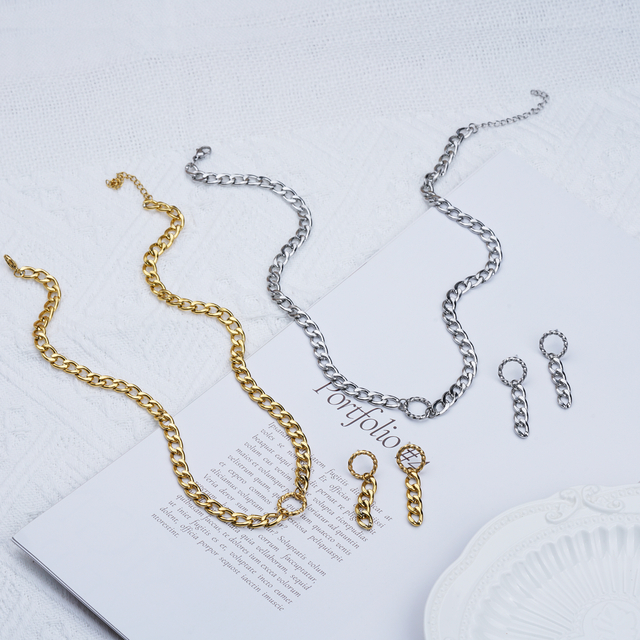 ステンレス鋼のネックレスキューバチェーンネックレス女性大分厚いチョーカー 