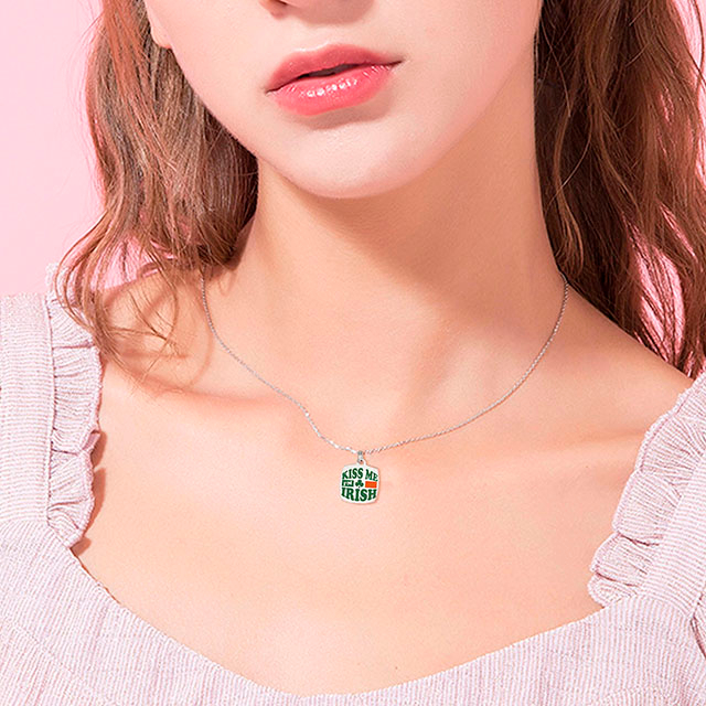 四つ葉のクローバー ネックレス 幸運のシャムロック ペンダント チャーム ネックレス 信仰 希望 愛 幸運のネックレス 女性 女の子 パーソナライズされたジュエリー ギフト