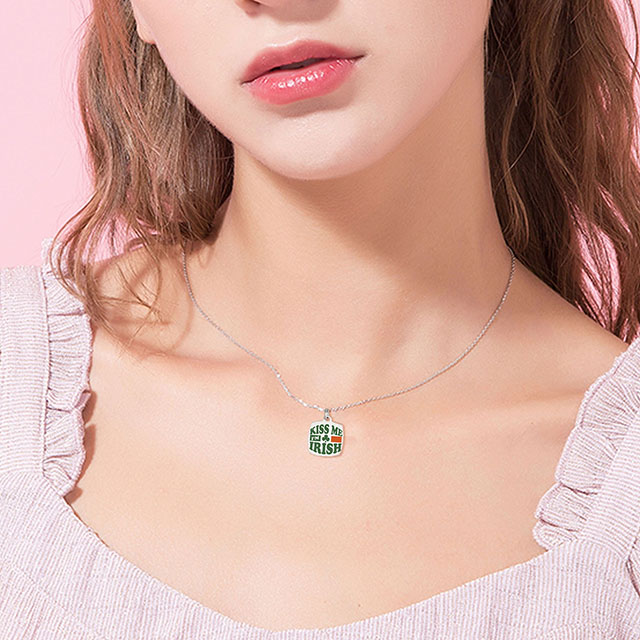 四つ葉のクローバー ネックレス 幸運のシャムロック ペンダント チャーム ネックレス 信仰 希望 愛 幸運のネックレス 女性 女の子 パーソナライズされたジュエリー ギフト