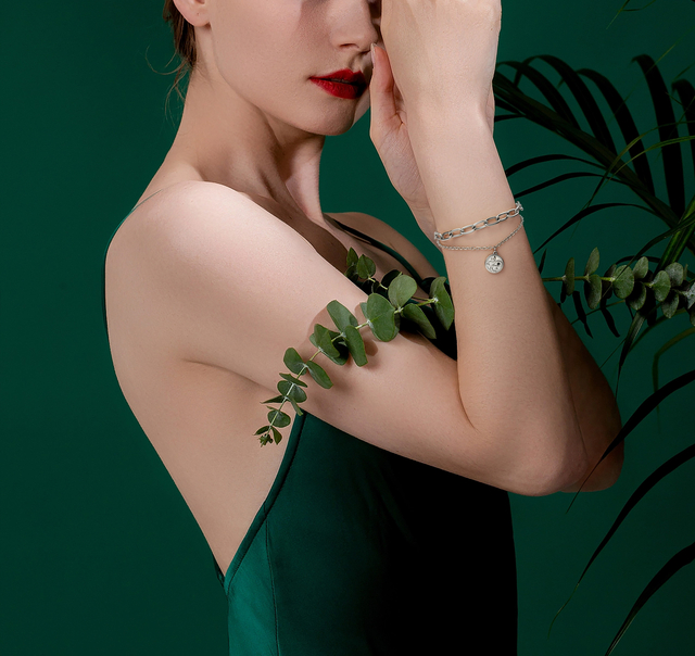 ダブルリンク チェーン ラウンド ディスク スネーク レリーフ プリント ペンダント ブレスレット 