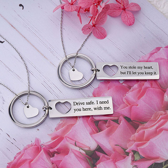 カスタマイズステンレス鋼彫刻ジュエリーマッチングハートキーホルダー愛友情ネックレス
