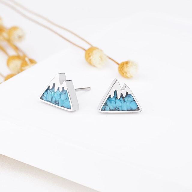 山のスタッドピアス 女性用 小さなタンブルジェムストーンチッ​​プ入り 山脈イヤリング ステンレス鋼 雪山イヤリング スタッド 女の子用 ジュエリーギフト 
