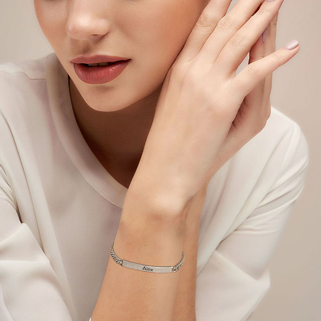 インスピレーションを与えるブレスレット ゴールド シルバー メッキ パーソナライズされた彫刻 カスタマイズされたインスピレーションを与えるブレスレット